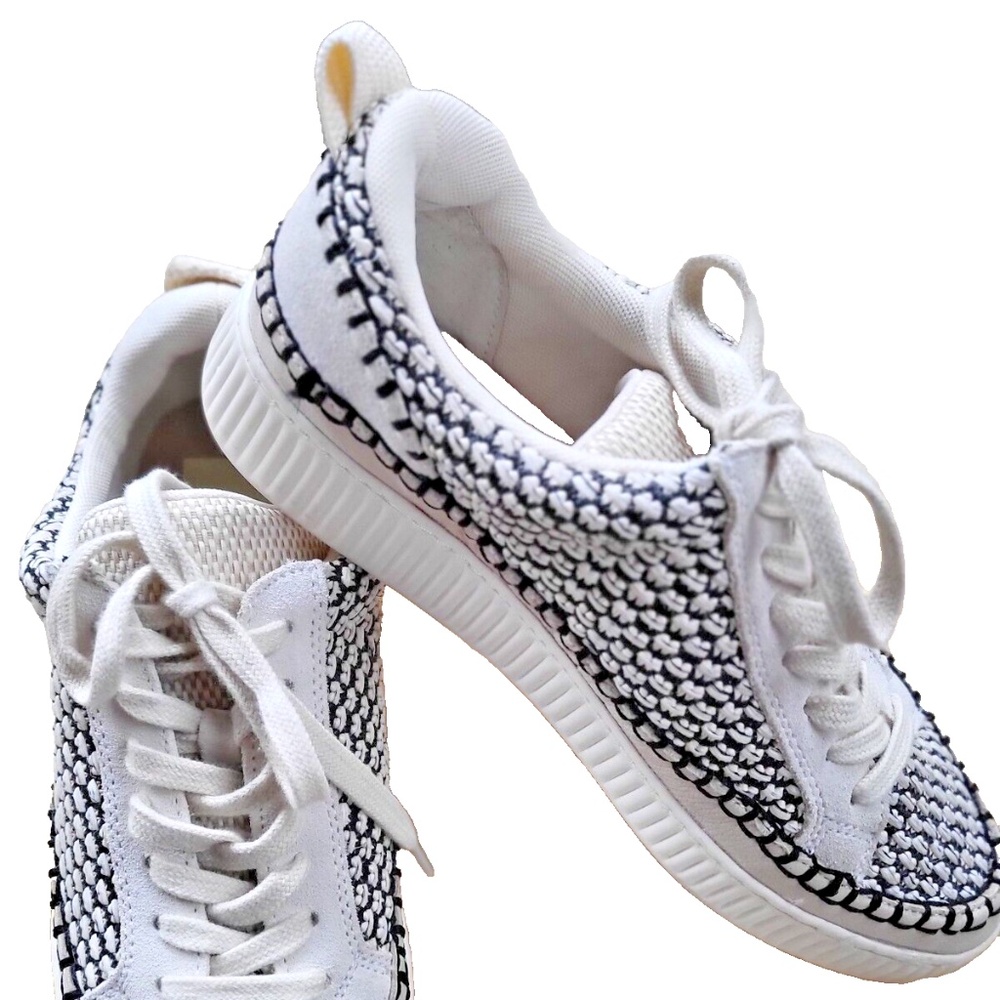 Dolce Vita Nicona Black and Cream Sneakers NIB Sz 8